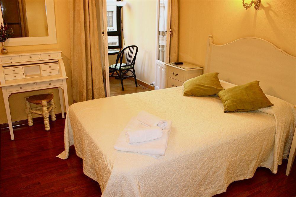 Hostal Montecarlo Madrid Exterior foto